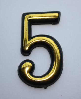Цифра дверного номера "5" золото самоклеющ h=5 см л-н