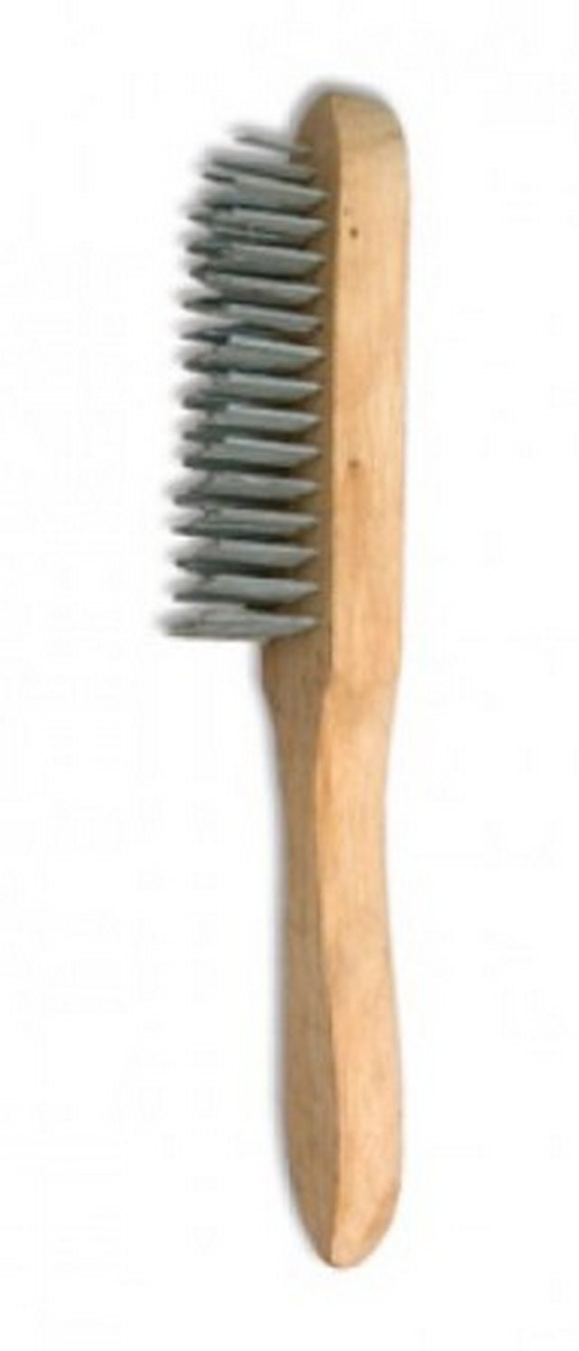 Корщетка 3-рядная стальная, деревянная ручка Бибер 70930