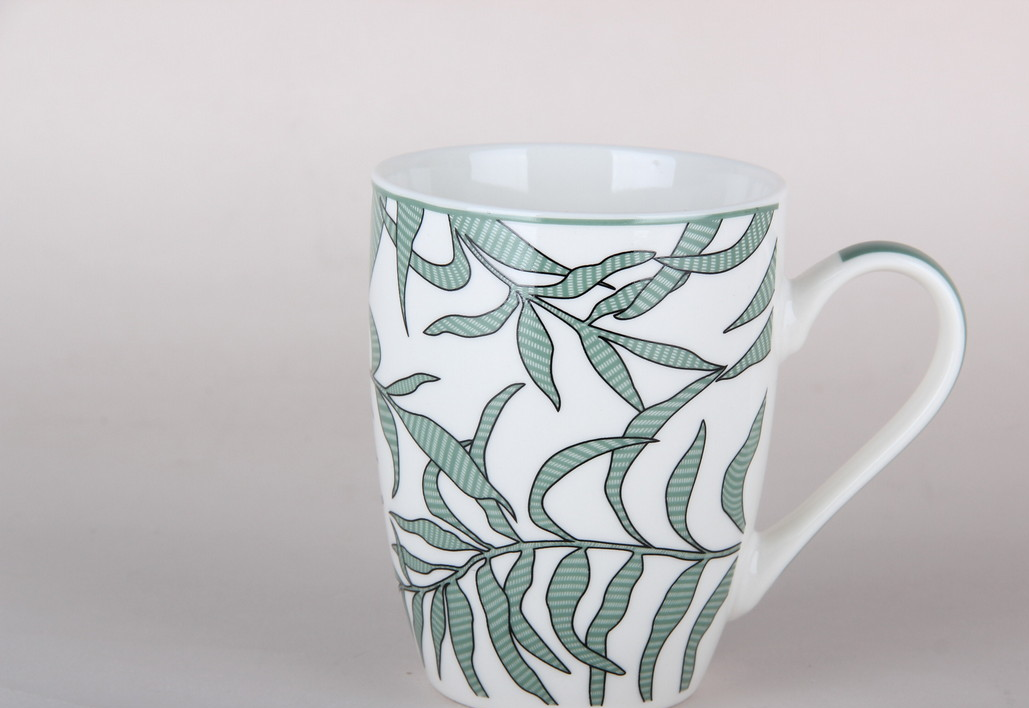 Кружка керам. Листья 330мл 8367