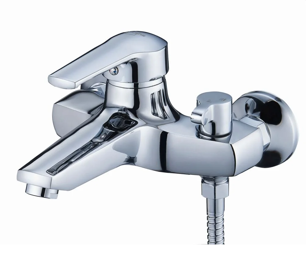 Смеситель для ванны Solone монолитным изливом, встр. в корпус картриджное переключение на душ