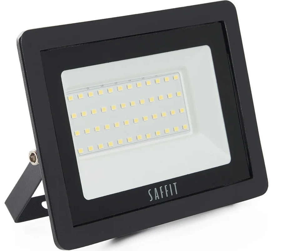 Прожектор светодиодный 50Вт 6400К IP65 черный Saffit 140*30*120 SFL90-50 55066