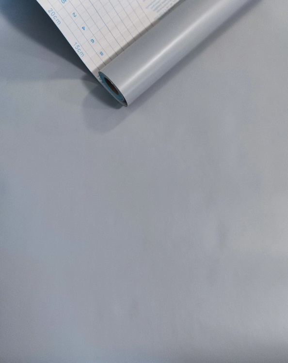 Самоклейка 0,45х2м Цветная серая Deluxe standart 8045577 8045577- купить в АПлайн