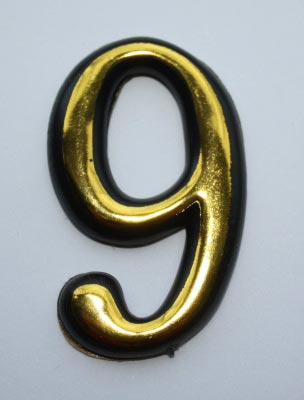Цифра дверного номера "9" золото самоклеющ h=5 см л-н