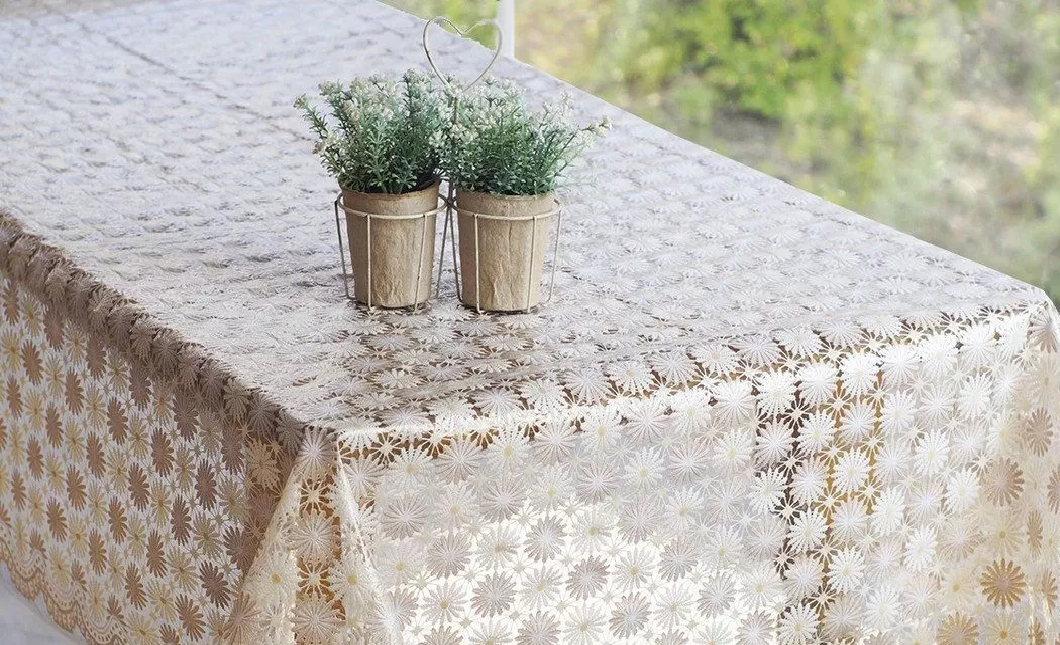 Клеенка Лейс 1,32х22м ажурная бежевая 102В