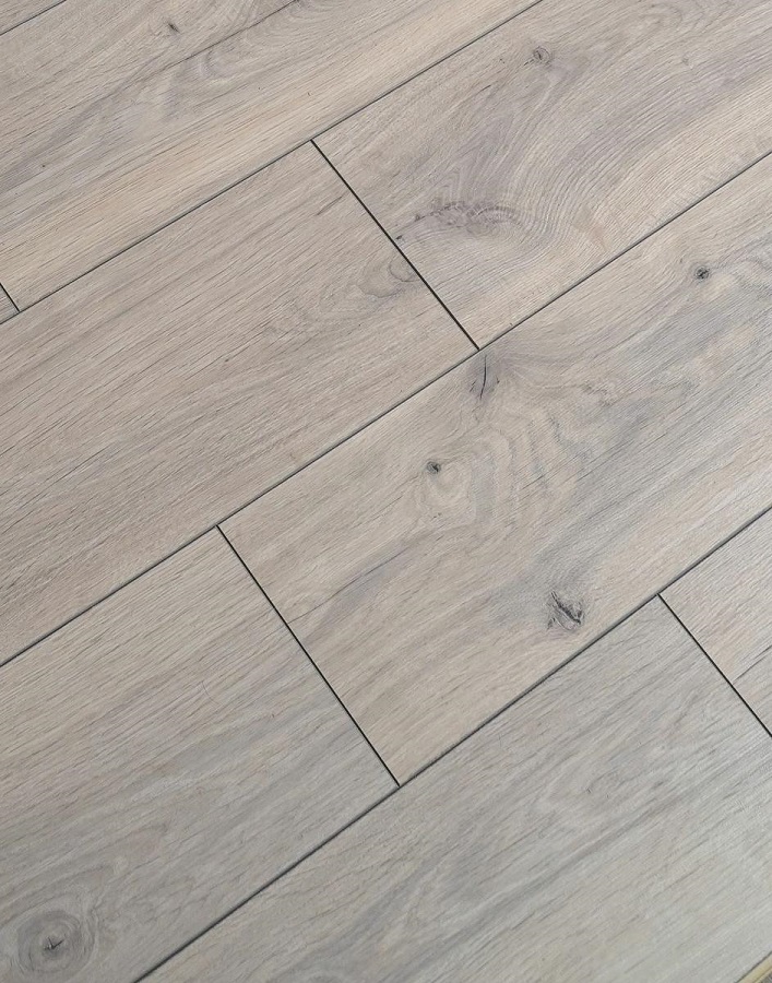 Ламинат VivaFloor "Black Label" 32кл. Крофт Белый (1040) 1380х190х8мм, Фаска 4V (8)